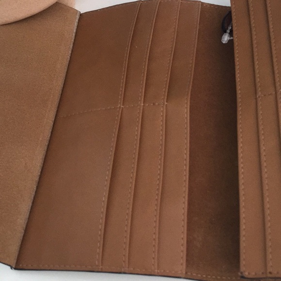 NWT Wallet excellent quality leather - Picture 4 of 8